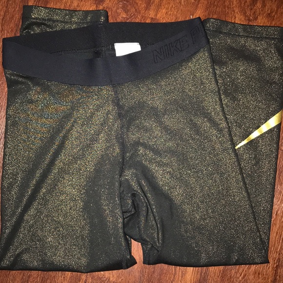 Nike Pro Dri Fit Black Gold Capri Pants - Picture 2 of 6